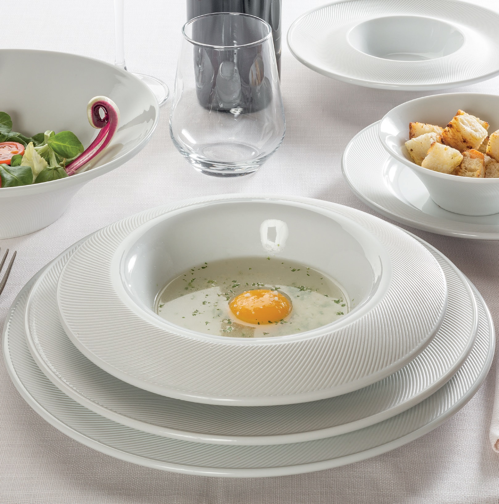 Тарелка круглая 26см (melamin). Как называются тарелки под тарелки. Costa nova на ножке. Как называются тарелки под тарелки. Коракалям ляган.